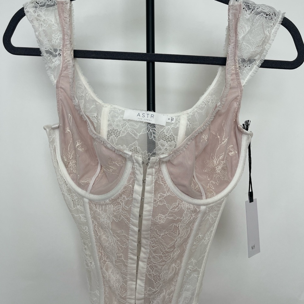 Astr the label corset white and light pink. Style #Act17593
